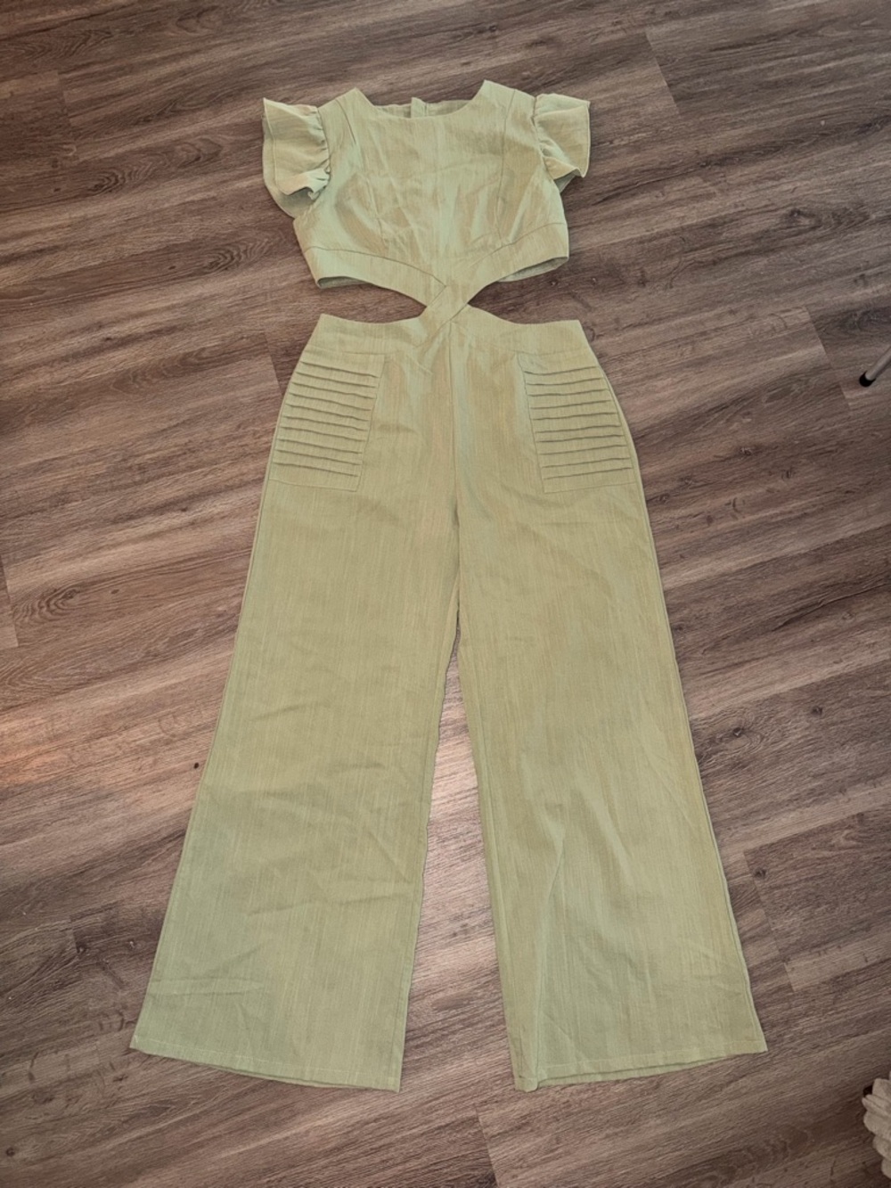 Cutout Wide-Leg Jumpsuit in Light Green